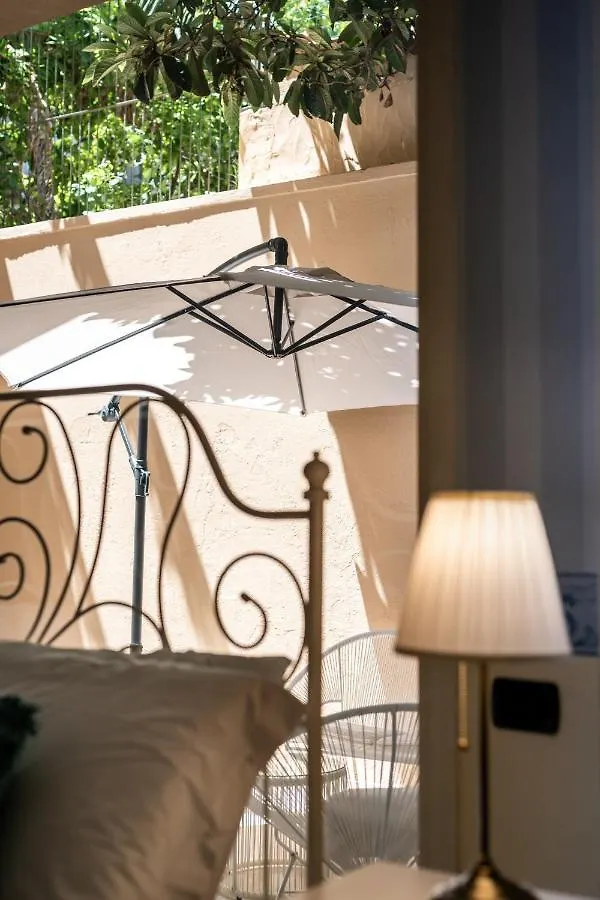 ゲストハウス ホテル Palazzo Chiara カリアリ