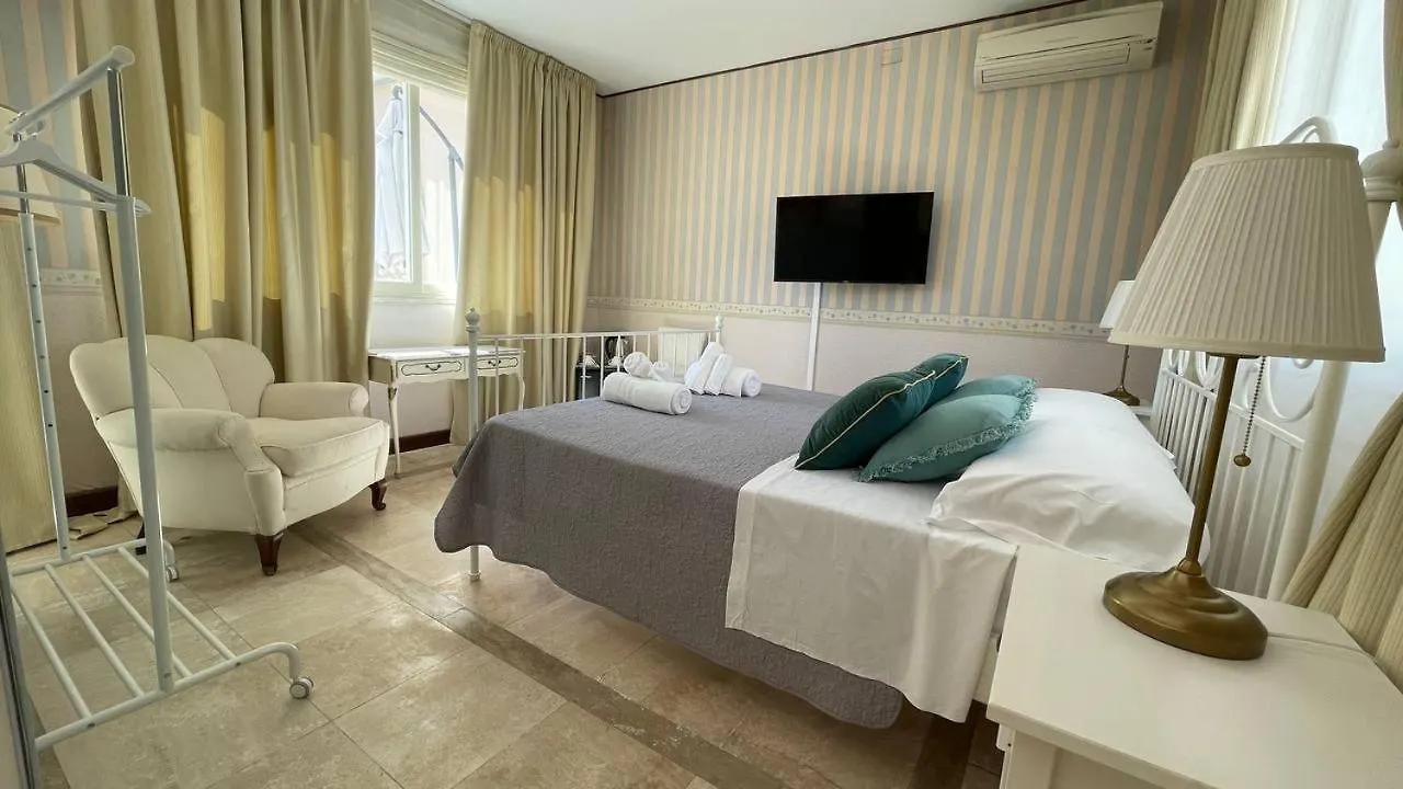 ホテル Palazzo Chiara カリアリ