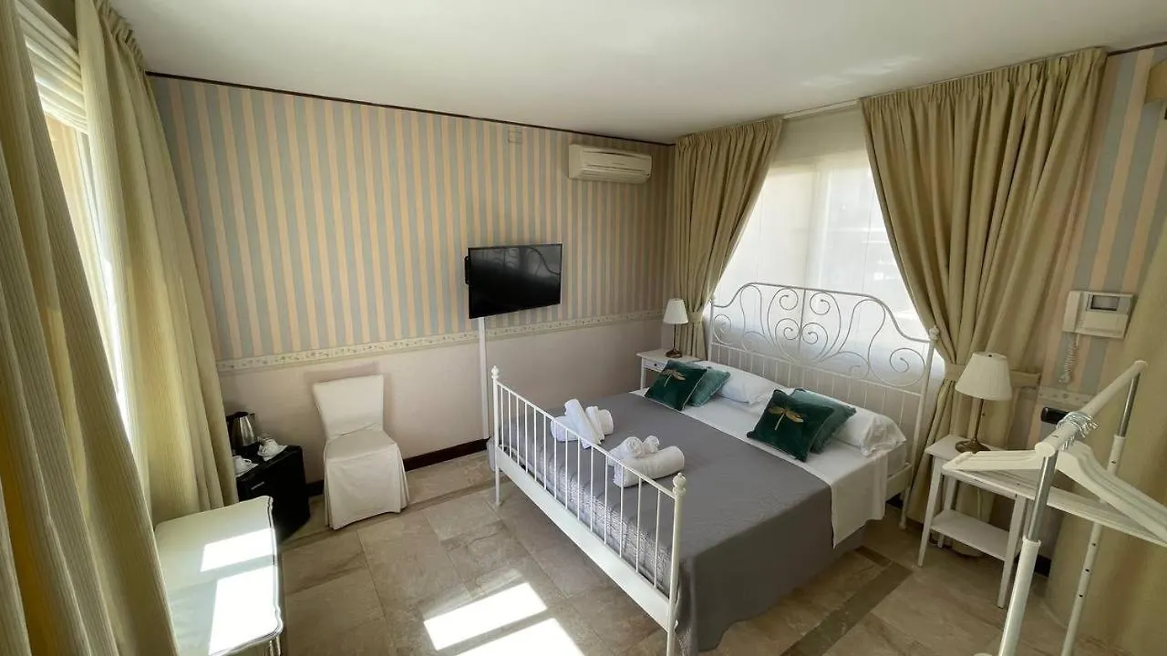 ゲストハウス ホテル Palazzo Chiara カリアリ
